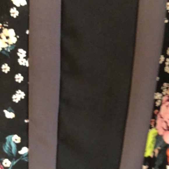 Torrid Lightweight Floral Print Tank Top Size 2X Flowy Feminine Black High Neck - Picture 7 of 16